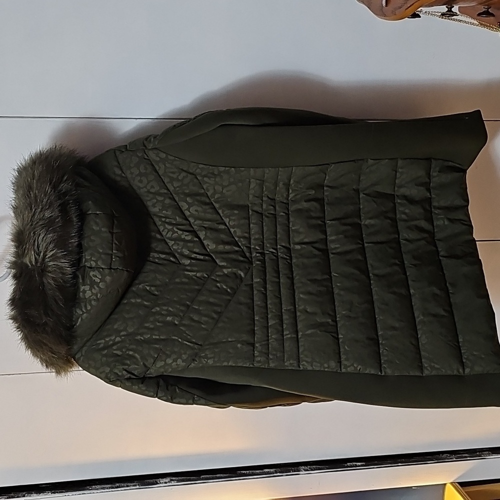 Michael Kors Olive Puffer Jacket with Faux Fur Trim - Picture 5 of 9